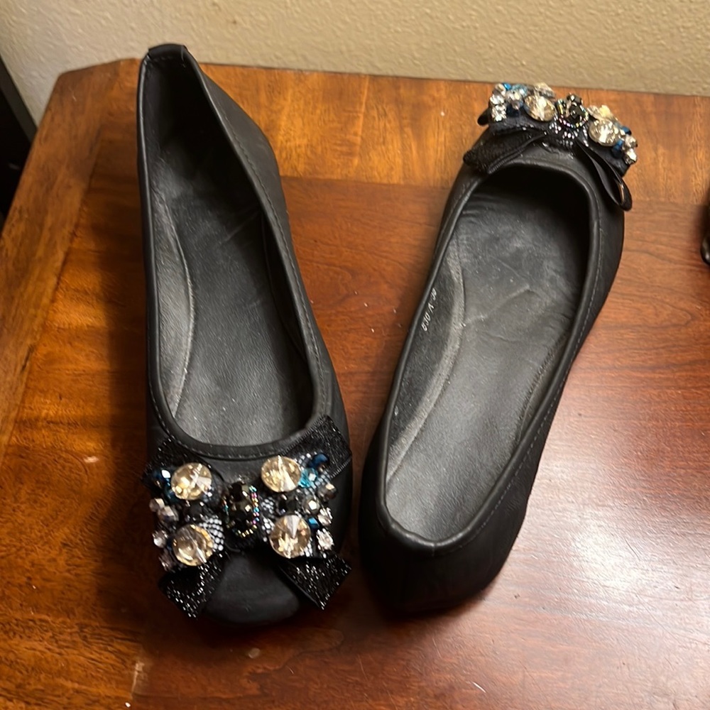 Cute embellished navy ballet flats